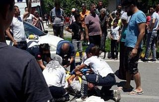 Otomobilin çarptığı adam metrelerce öteye savruldu