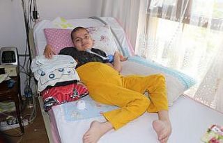 (Özel) Engelli çocuk ve annesine evlerinde lağım...