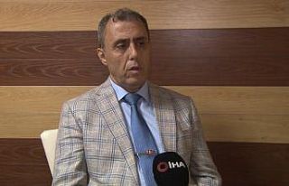 (Özel) Silahlı darbeci komutanı yumruklayarak engelleyen...