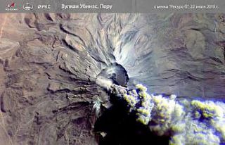 Peru’da Ubinas Yanardağı’ndaki patlama uydudan...