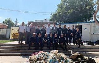 Sakaryabaşı’nda dalgıçların çöp temizliği