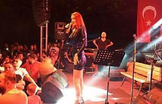 Sanatçı Elif Kaya memleketinde konser verdi