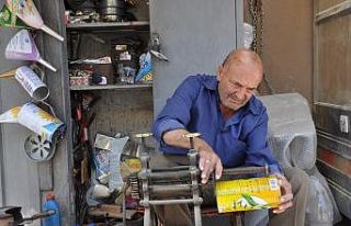 Sandıklı’da tenekecilik mesleğinin son temsilcisi