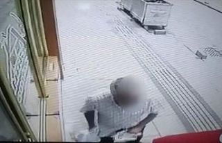 Sivas’ta kaybolan gazetelerinin izini süren esnaf,...