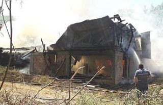 Tokat’ta 3 ahır küle döndü