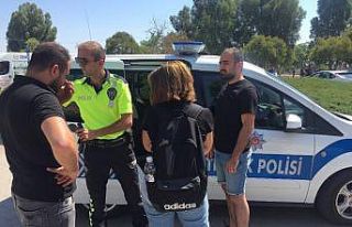 Trafik polisi kazada yaralandı