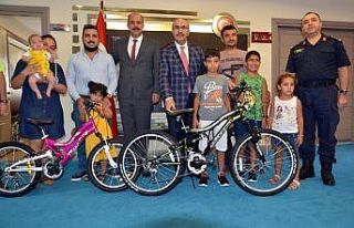 Trafik yarışmasında dereceye girdiler bisiklet...