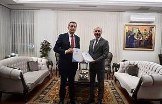 Türk Eğitim Sen Genel Başkanı Geylan, Bakan Selçuk’u...