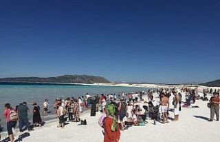 Türkiye’nin Maldivleri Salda Gölü’ne ziyaretçi...