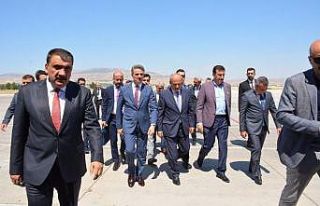 Ulaştırma ve Altyapı Bakanı Turhan Malatya’da