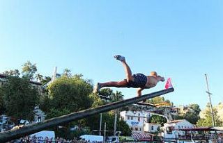 Vali Karaloğlu’ndan köpük partisi teknelerine...