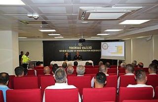 Vali ve emniyet müdürü esnafla bir araya geldi