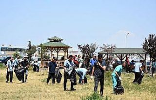 Van Eğitim ve Araştırma Hastanesinde çöp toplama...