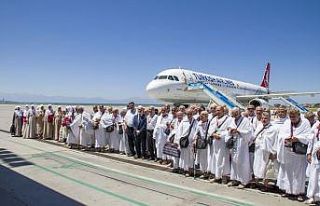 Van’dan ilk hac kafilesi yola çıktı