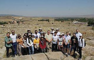 Yabancı öğrenciler Hattuşa’yı gezdi
