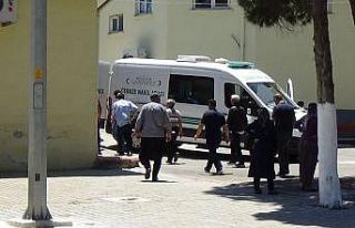 Yatağını toplarken düşen yaşlı adam öldü