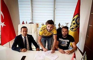 Yeni Malatyaspor’dan Ghaylen Chaaleli transferiyle...