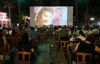 Yeşilçam Sokağı’nda renkli akşamlar