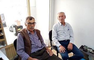 Yılanın sokması sonucu ölümden dönen çiftçi,...