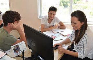 Yunusemre Gençlik Merkezinden üniversite öğrencilerine...