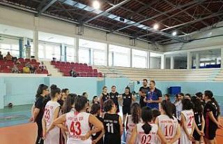 30 Ağustos Zafer Turnuvası’nda dostluk kazandı