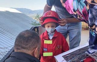 3 yaşındaki lösemi hastası Ahmet’in itfaiyecilik...