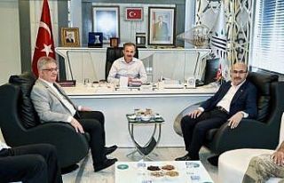 Adana Valisi Demirtaş, Başkan Kılınç ile bir...