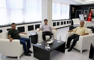 Akademisyenler Rektör Karacoşkun’la bir araya...