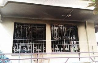 Alanya’da küle dönen evden kolundaki yanıkla...