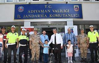 Başarılı öğrenciler ödüllendirildi