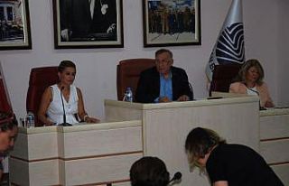 Başkan Akay: "İnsanız, beşeriz, şaşarız"