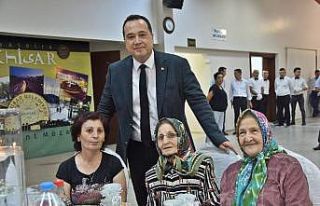 Başkan Dutlulu, bayram öncesi şehit yakınları...