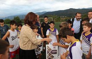 Başkan Köse yaz spor okullarındaki öğrencilerle...
