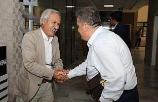 Başkan Mızraklı personellerin bayramını kutladı