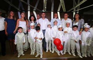 Bayraklı’da coşkulu sünnet şöleni