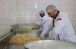 Bayram öncesi tatlıcıların yoğun mesaisi