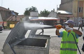 Bayram sonrası çöp konteynerleri dezenfekte edildi