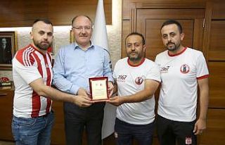 Bilgin’den taraftara övgü