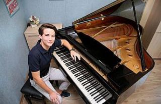 Bir yılda dört yarışmadan beş ödülle döndü