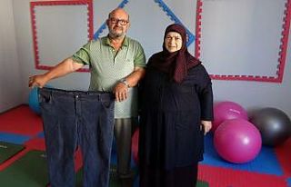 Birbirlerini motive ederek gittikleri obezite merkezinde...