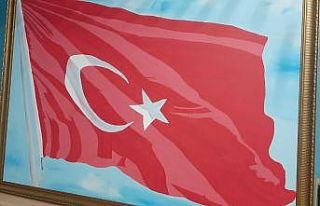 Bu Türk bayrağında 36 bin 647 şehidin ismi var