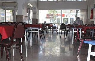 Bunaltıcı sıcaklar kıraathanelerin de boş kalmasına...