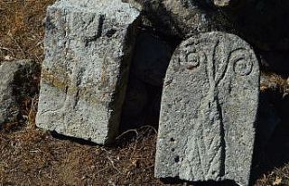 Bursa’da yüzlerce yıllık koç başlı mezar taşı...