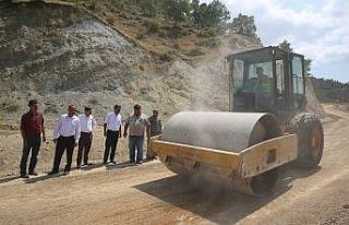 Demirci’nin mahallelerin yol yapım çalışması