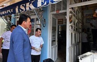 Dündar’dan işyeri yanan esnafa ziyaret