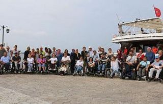 Engelliler denize açıldı