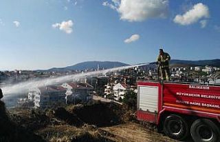 Erdek’te ot yangını korkuttu