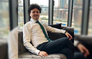 Erkeklerde saç dökülmelerine dikkat