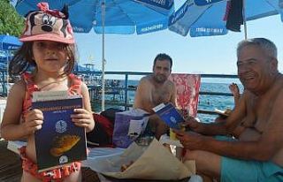 Falez plajlarında plastik atık bilgilendirmesi