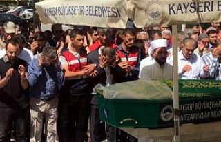 FETÖ hükümlüsü işadamı annesinin cenazesine...